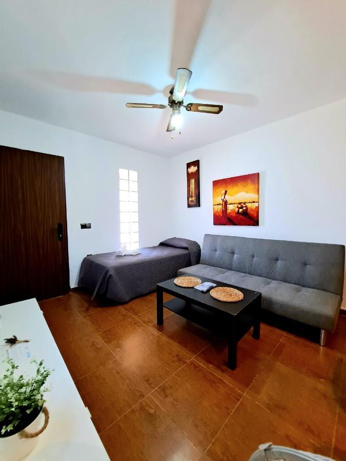 Апартаменти Oasis De Cadiz Коніль-де-ла-Фронтера Екстер'єр фото